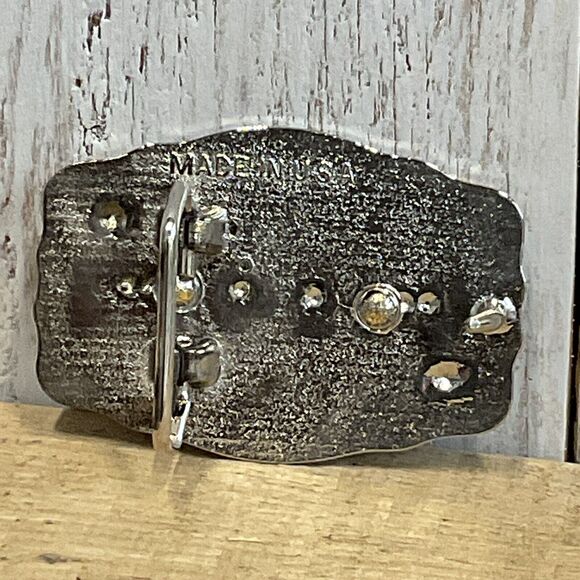 Soaring Eagle Belt Buckle Womens Engraved Eagle in Flight Western Rodeo USA - Picture 4 of 6